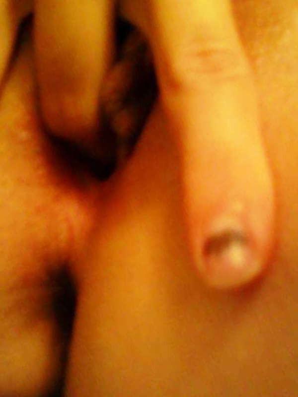 16P Hot picture set of chicks playing with their horny selves