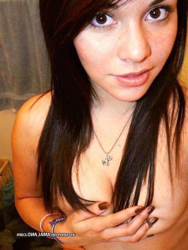 16P Sexy amateur hottie emo honeys