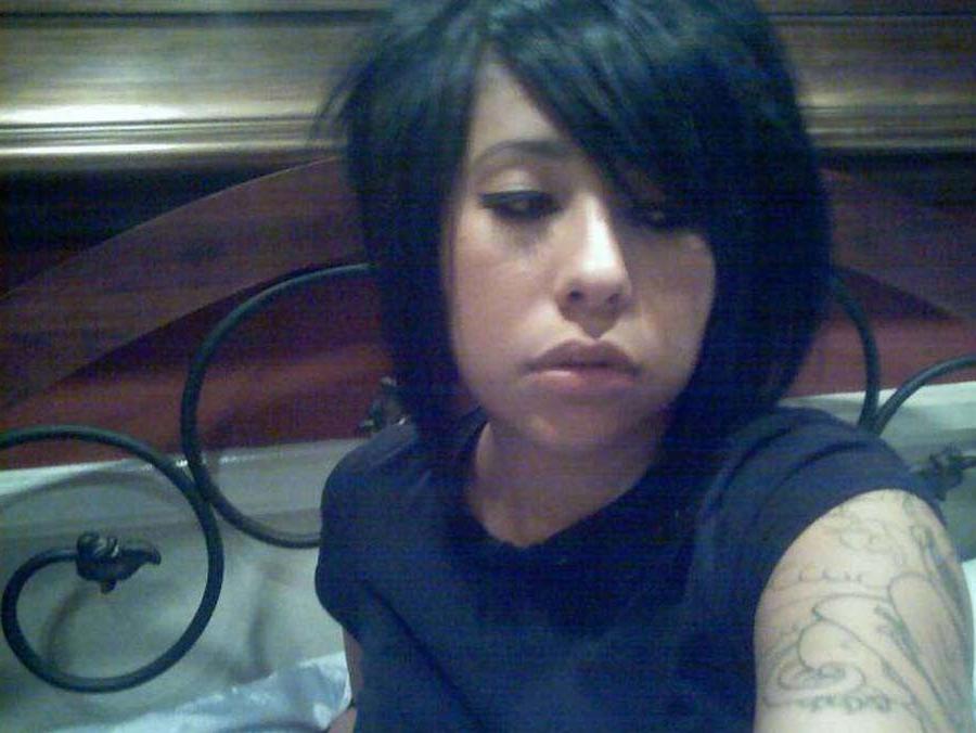 16P Sexy amateur hottie emo honeys