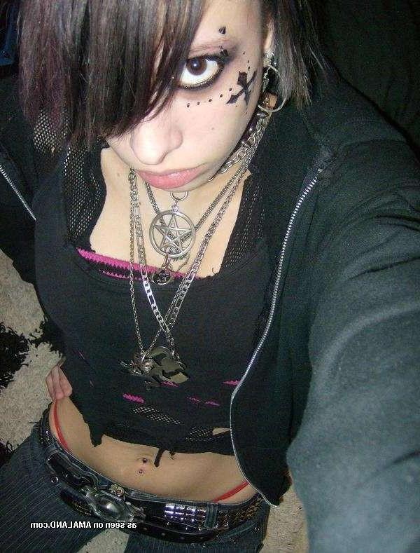 16P Sexy amateur hottie emo honeys
