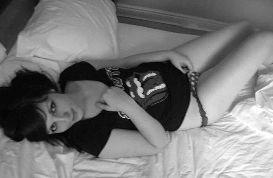 16P Hot emo Brooke's naked selfpics