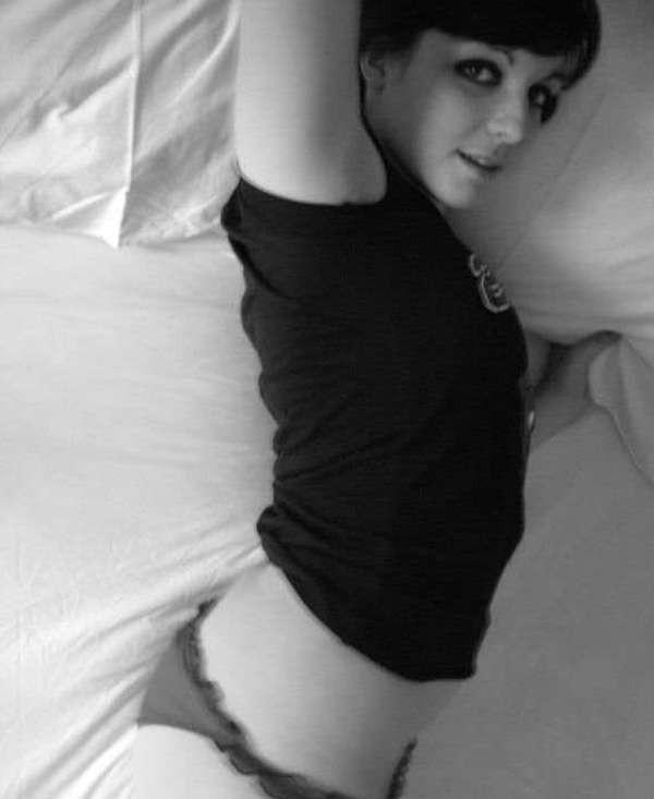 16P Hot emo Brooke's naked selfpics