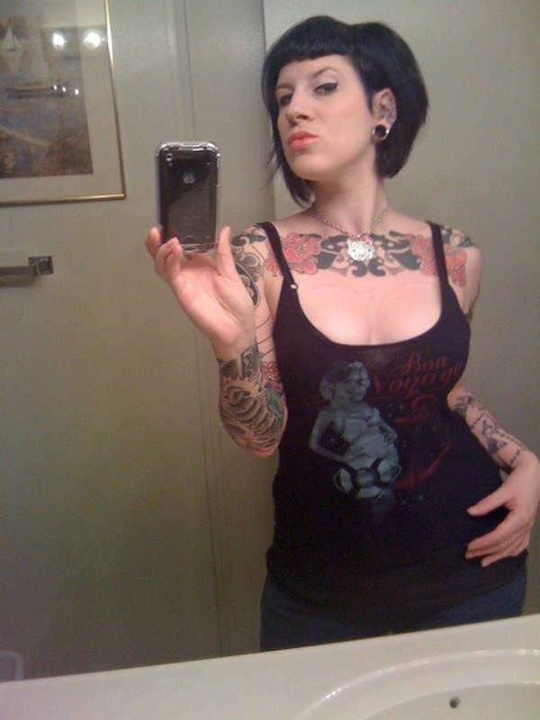 16P Picture set of gorgeous emo girlfriends