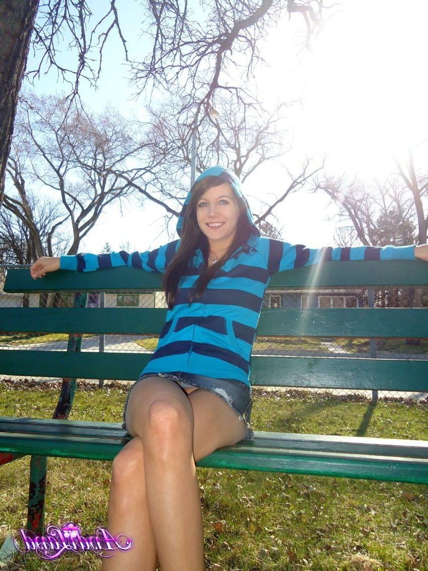 8P Pretty teen spreading her pussy and teasing on a swing