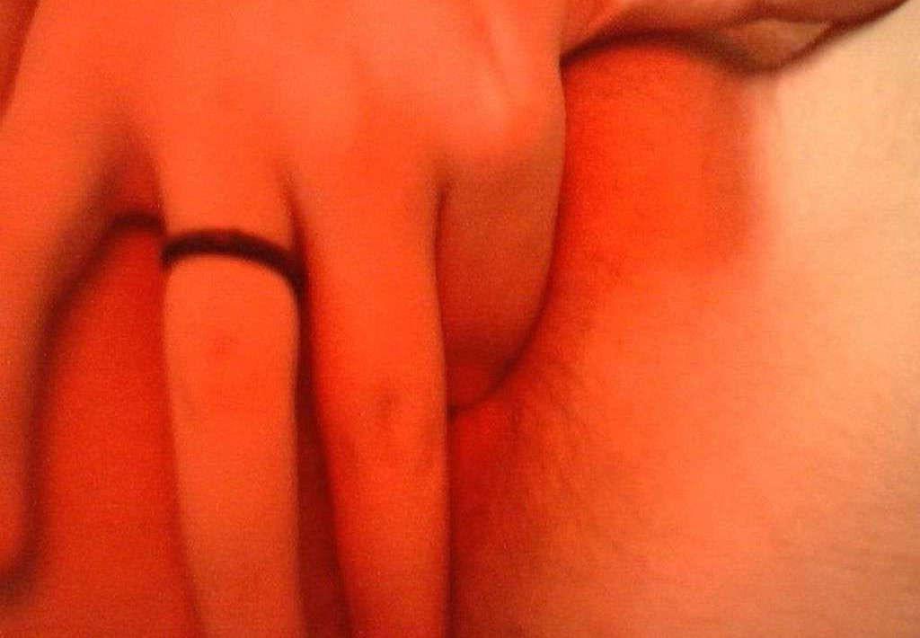 16P Nice picture set of hot and sexy GFs poking their tight pussies
