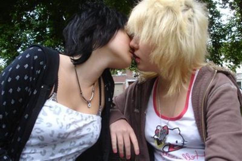 16P Lesbian emo chicks naughty pics
