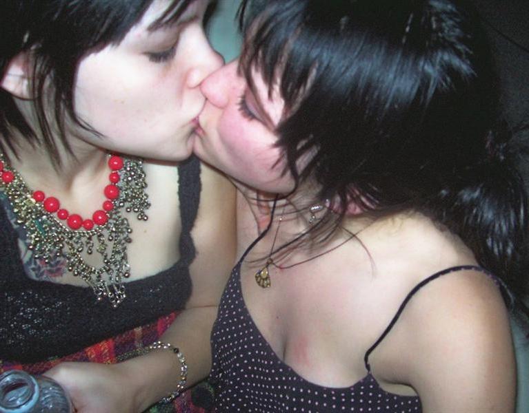 16P Lesbian emo chicks naughty pics
