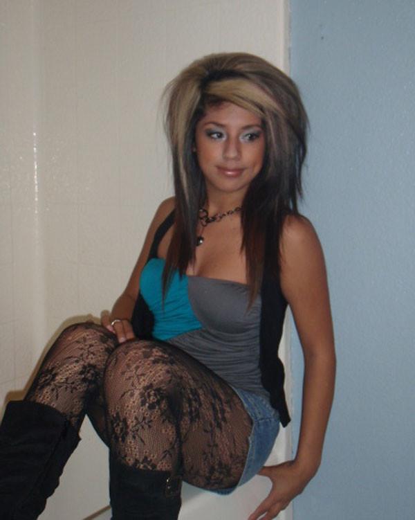 15P Hot and sexy emo amateur chicks