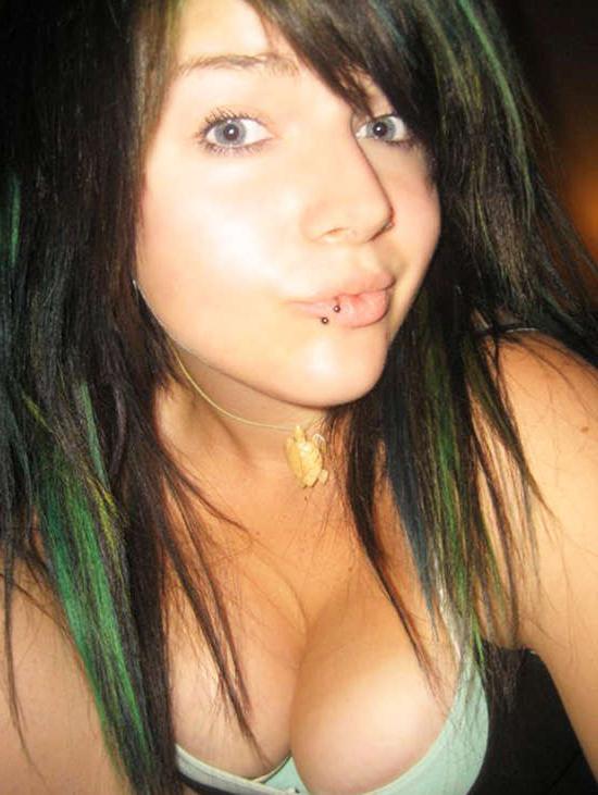 15P Hot and sexy emo amateur chicks