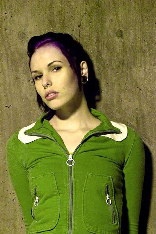 15P Hot emo girls' selfpics