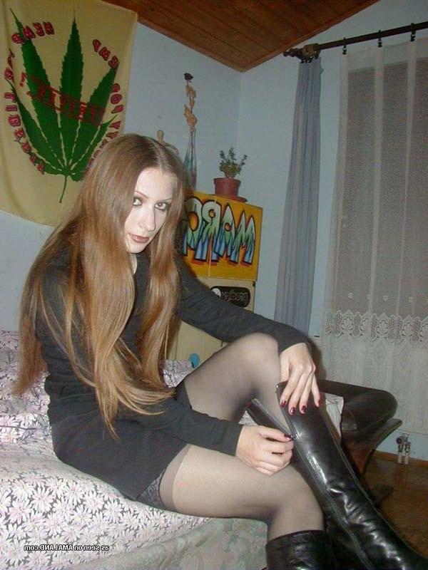 16P Amateur kinky emo girlfriend's selfpics