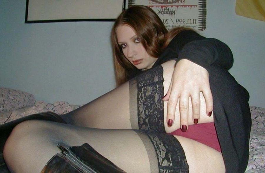 16P Amateur kinky emo girlfriend's selfpics