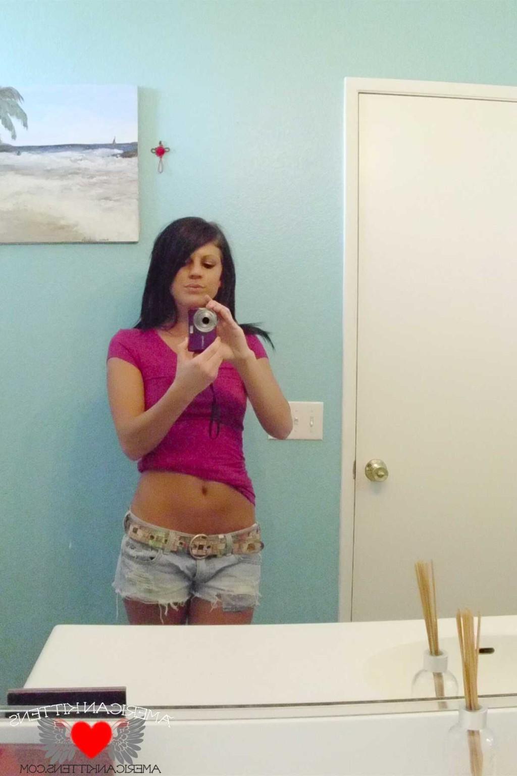 18P brittany self shot