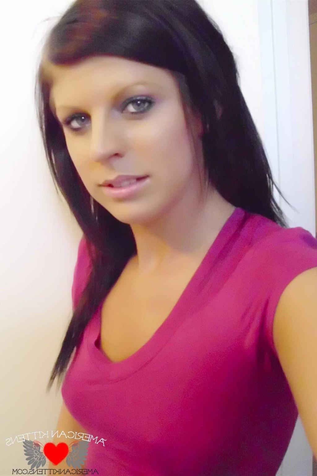 18P brittany self shot