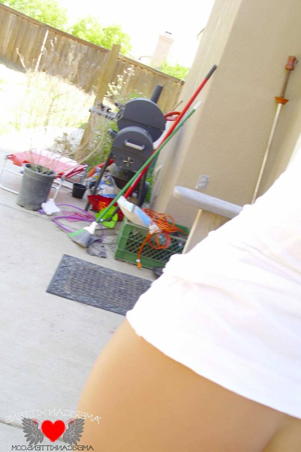 18P brittany self shot outside