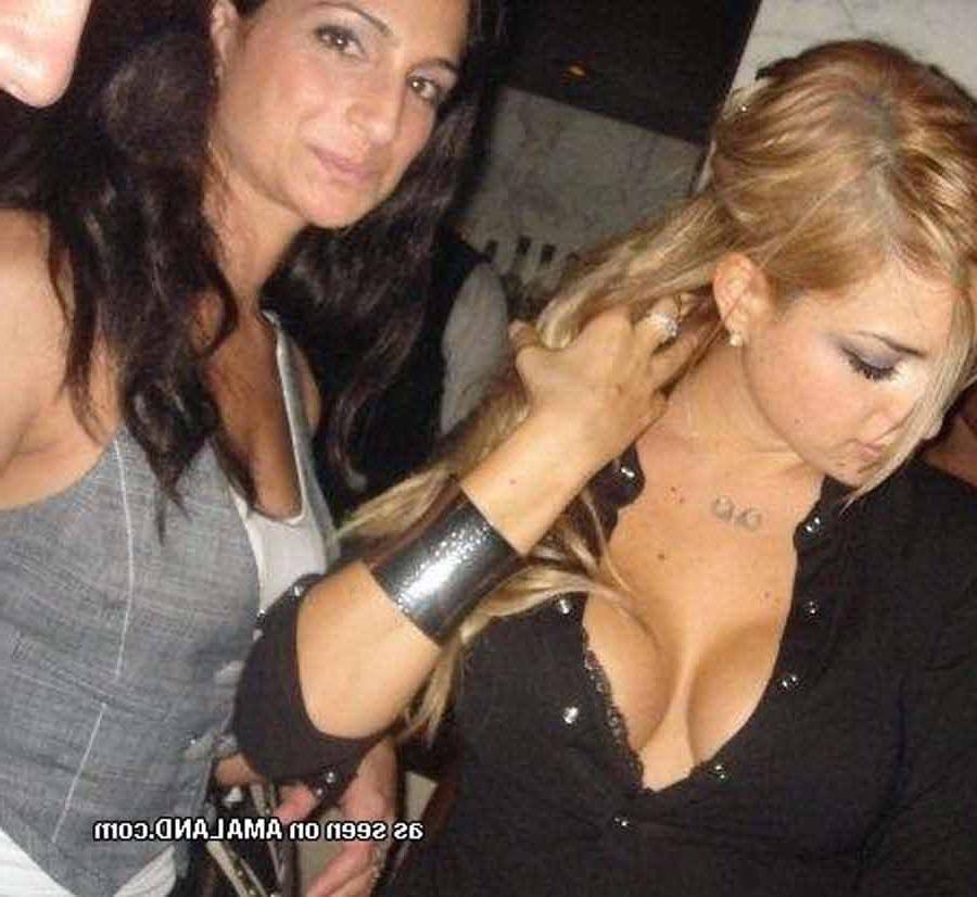 15P Picture set of hot amateur sexy non-nude babes 