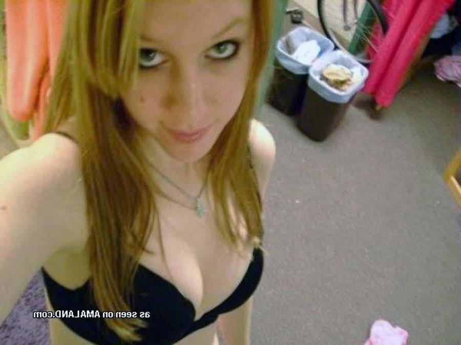 15P Picture set of hot amateur sexy non-nude babes 