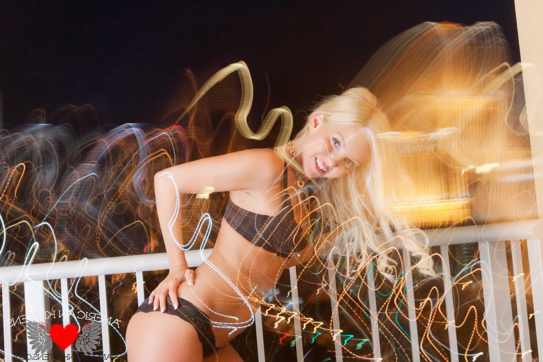 18P Aaliyah Love hot Vegas nights and she is heating it up even more in this set of 