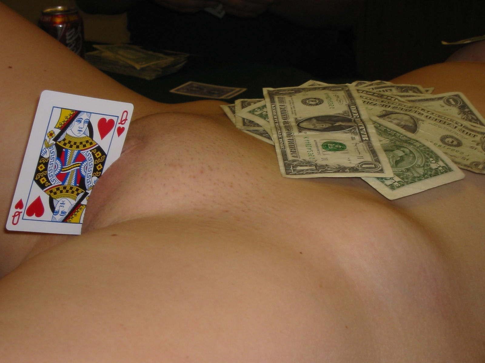 16P Photos of a girl naked in my room