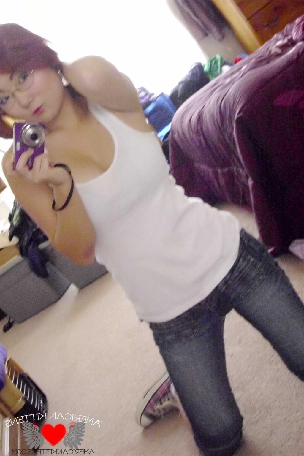 18P chiyoko self shot pussy spread