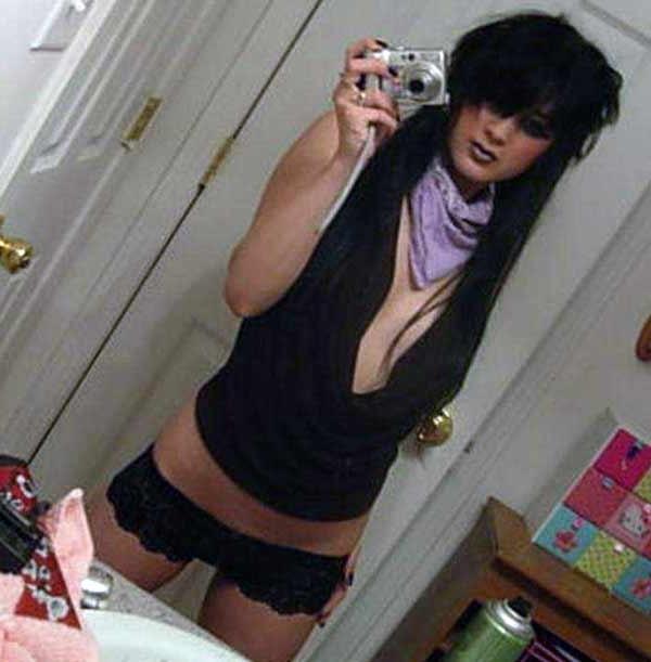 12P Emo tattooed and pierced babes teasing