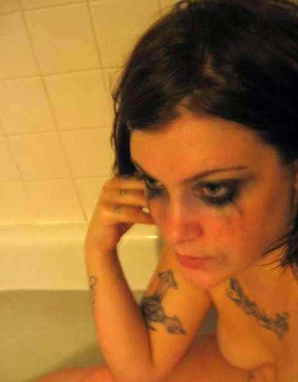 12P Emo tattooed and pierced babes teasing