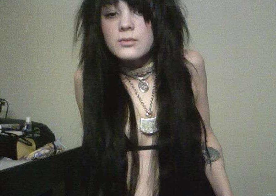 12P Emo tattooed and pierced babes teasing