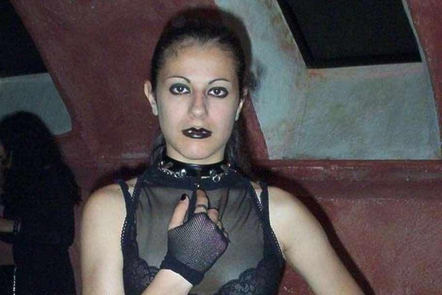 12P Emo chicks love to get kinky