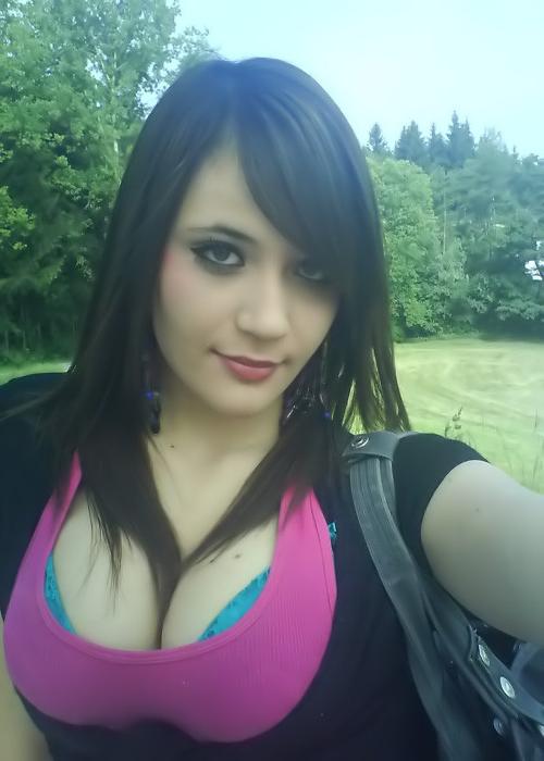 12P Amateur and dirty emo pics