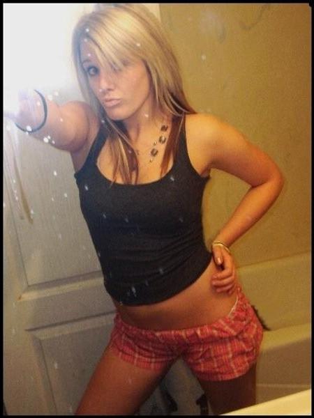 12P Amateur and dirty emo pics