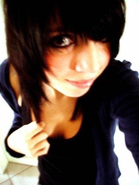 12P Amateur and dirty emo pics