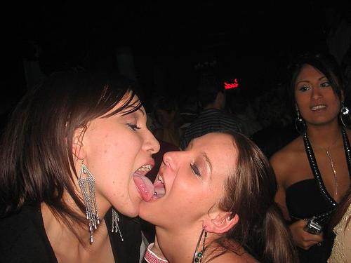 16P Photos of a girl naked in my room