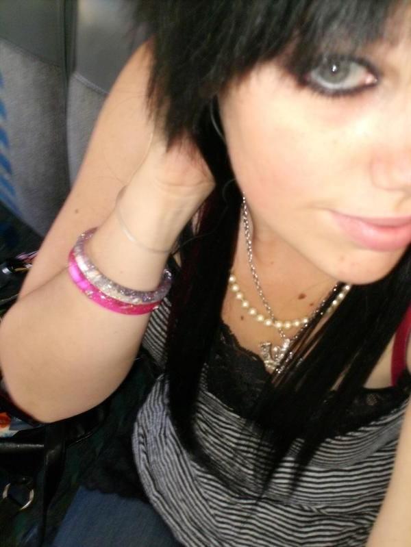 12P Real emo whores having fun