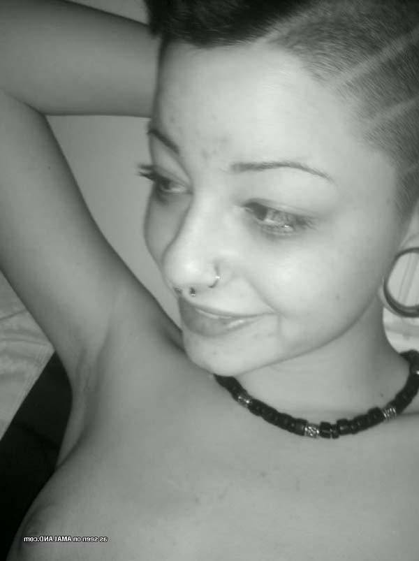 12P Beautiful Emo babes showing their bodies