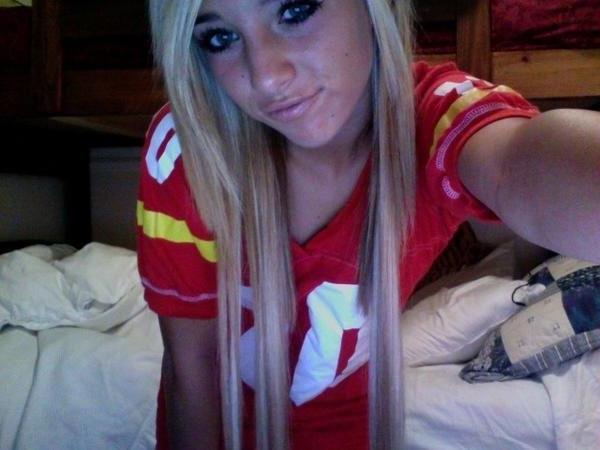 12P Slutty emo teen exposed online!