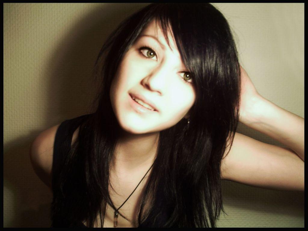 12P Slutty emo teen exposed online!