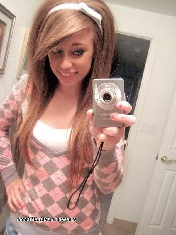 15P Hot emo cutie's sexy selfpics