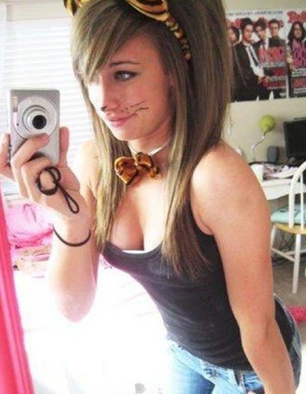 15P Hot emo cutie's sexy selfpics