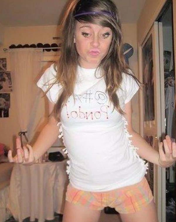 15P Hot emo cutie's sexy selfpics