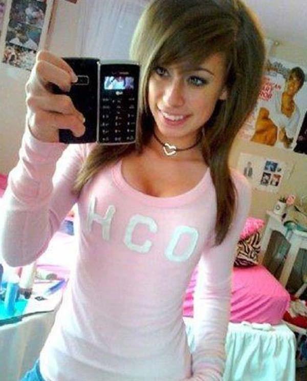 15P Hot emo cutie's sexy selfpics