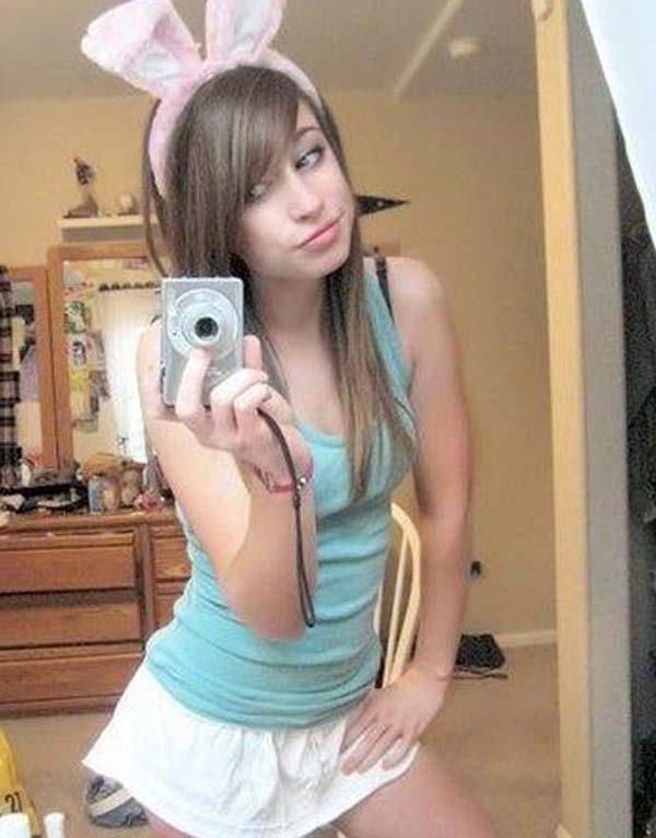 15P Hot emo cutie's sexy selfpics