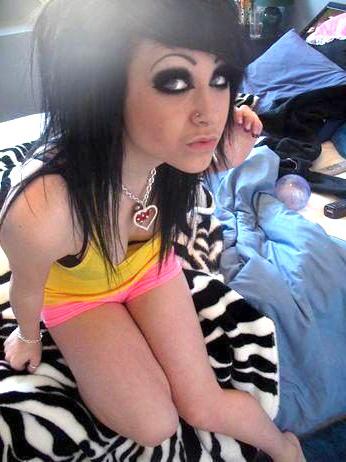 12P Mixed and hot pics of emo and alt girls