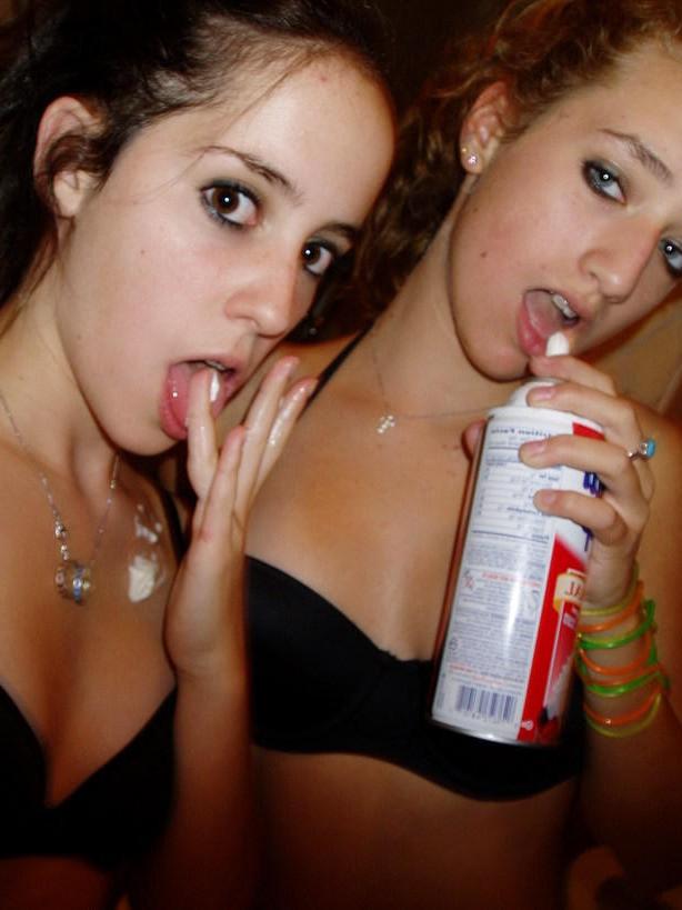 16P Blonde models in seductive photos