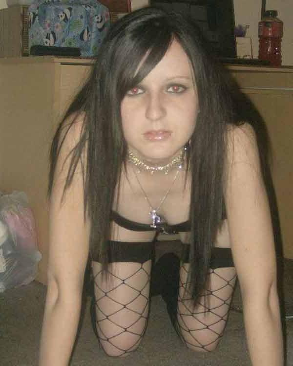 12P Emo chicks love to show the tattoos