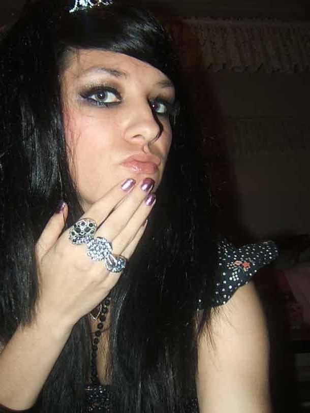 12P Emo chicks love to show the tattoos