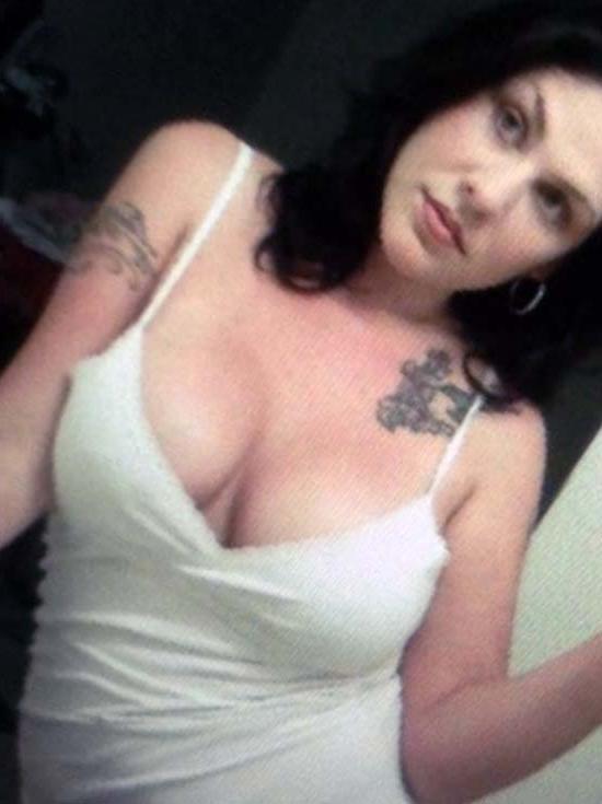 12P Emo darling with tattoos taking self pics