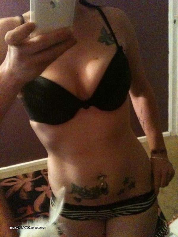 12P Emo darling with tattoos taking self pics