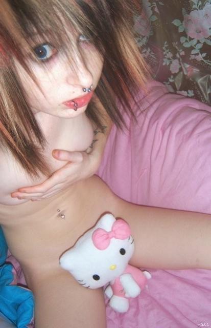 12P Mixed and hot pics of emo and alt girls