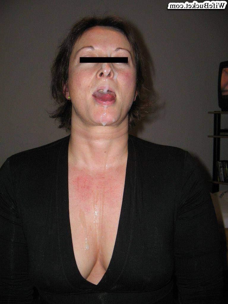 15P Amateur moms in homemade oral sex