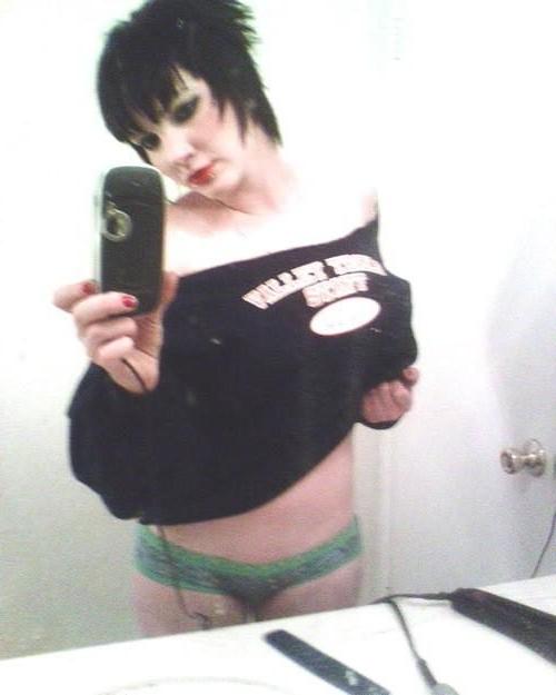 15P Hot pics of ex emo girlfried